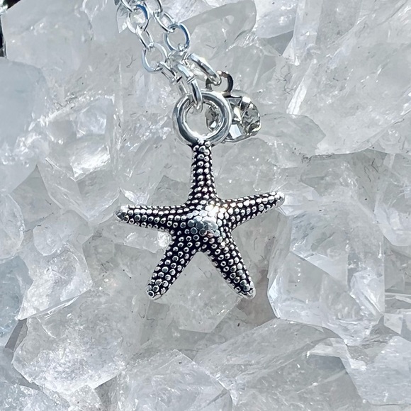 Starfish Rhinestone Necklace - Picture 5 of 5